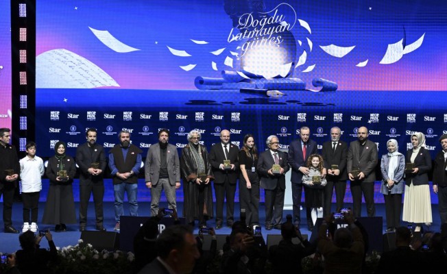 Erdoğan'dan "2023 Necip Fazıl Ödülleri"ni kazananlara tebrik mesajı