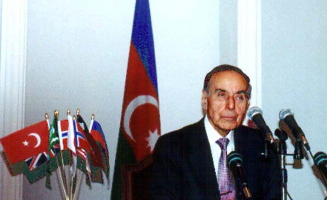 Haydar Aliyev vefatının 20. yılında anılıyor